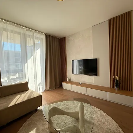 Waterfront Pearl Apartment *