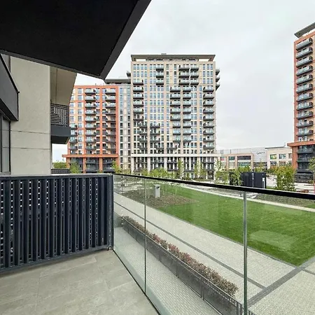 Waterfront Pearl Apartment