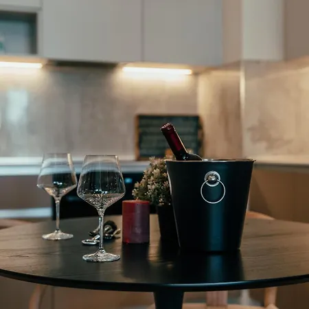 Waterfront Pearl Apartment *