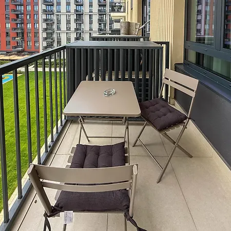 Waterfront Pearl Apartment