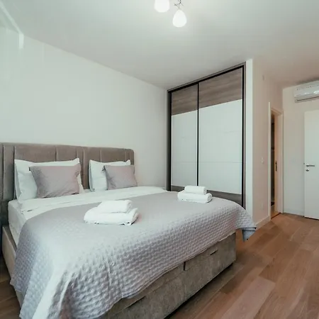 Apartment Waterfront Pearl