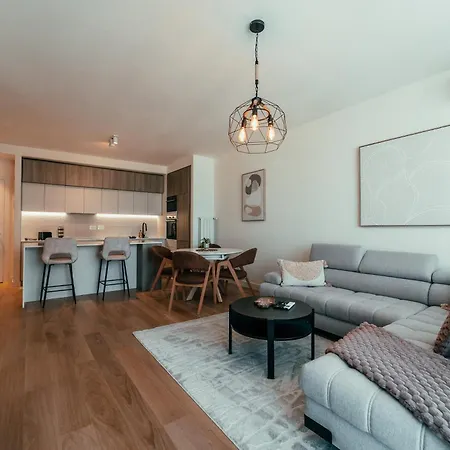 Waterfront Pearl